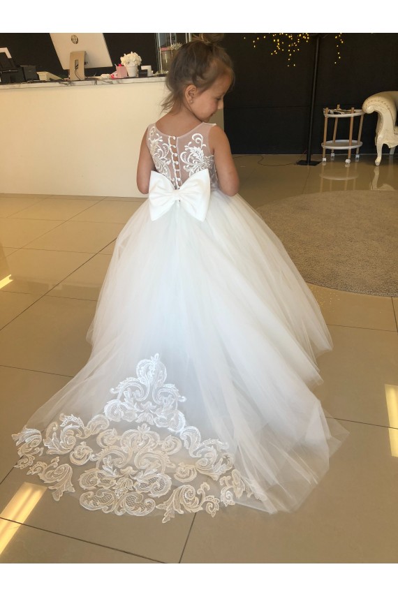 Sweetheart Chapel Train Tulle & Lace Champagne Sleeveless Flower Girl Dresses Victoria